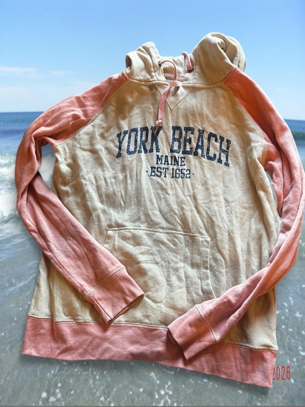 Hollister York Beach Pullover Hoodie in Cream and Pink